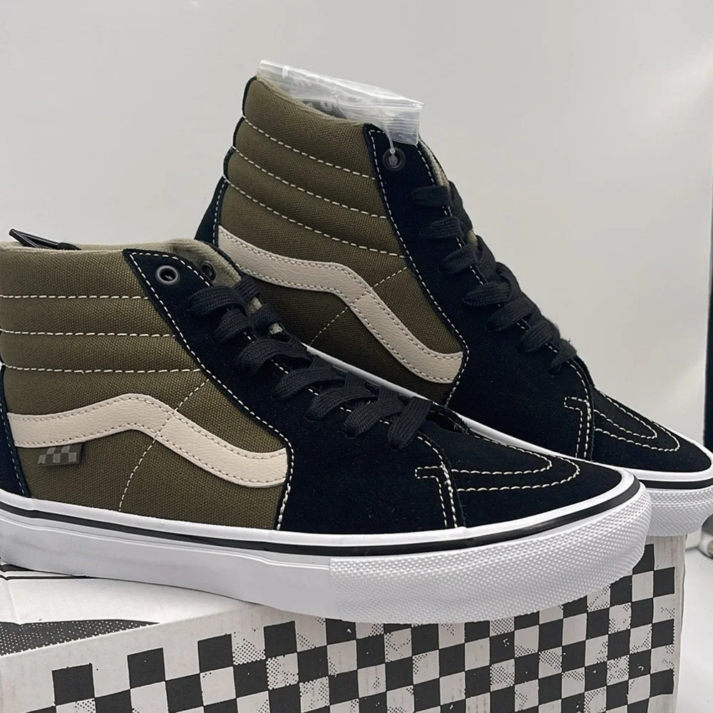 Vans Men’s Skate Sk8-Hi Black/Olive
VN0A5FCCBKO Sneakers - Picture 1 of 16